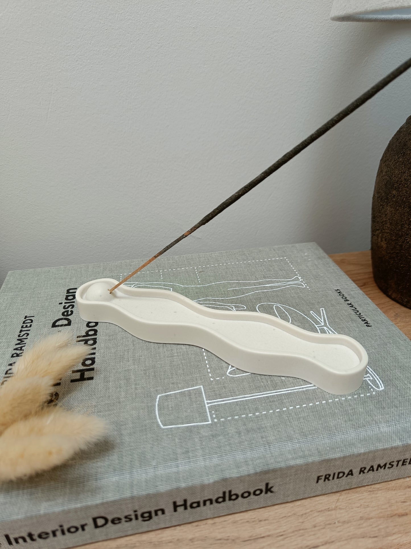 Wavy Long Natural Incense Holder